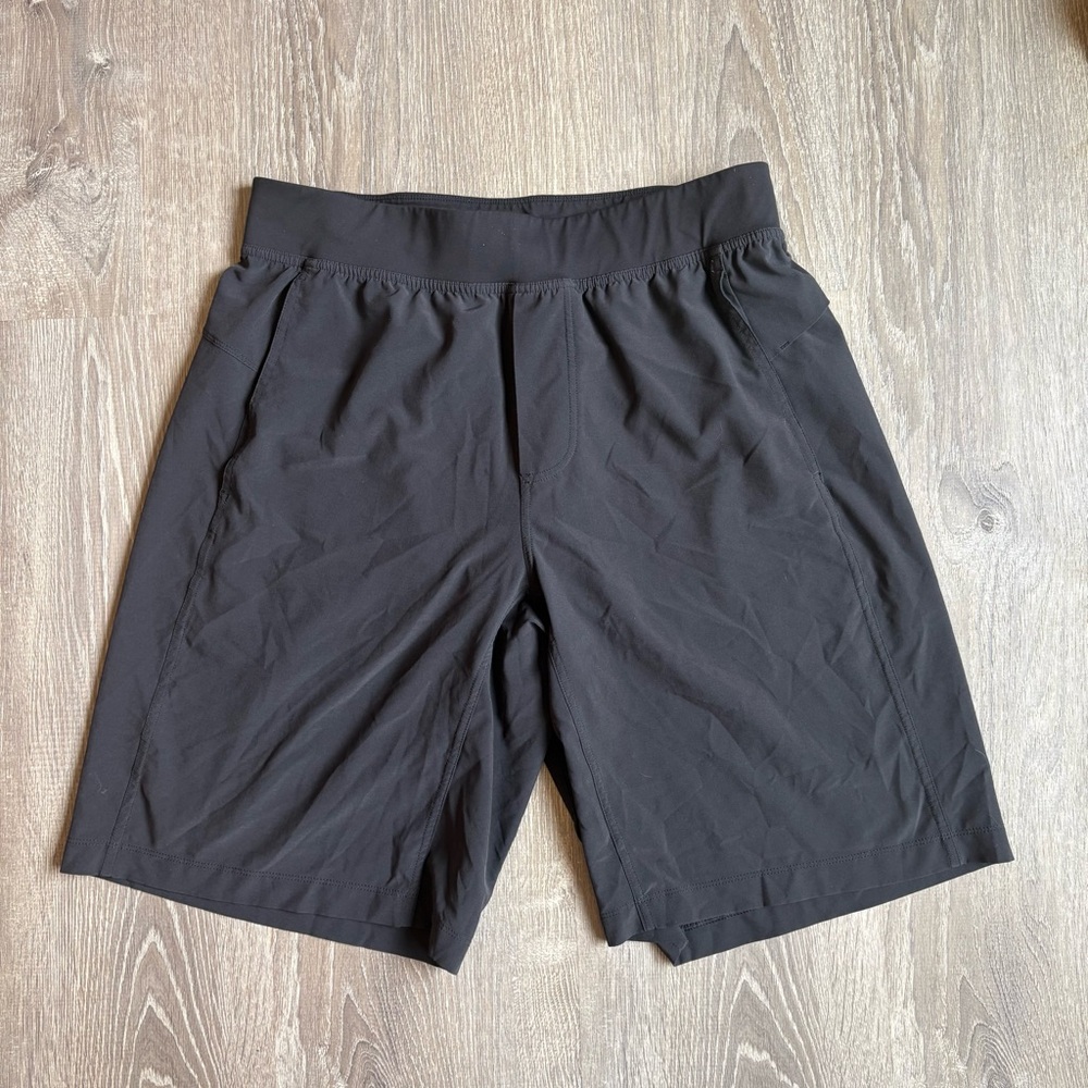 Lululemon T.H.E. Shorts Men’s Size Large